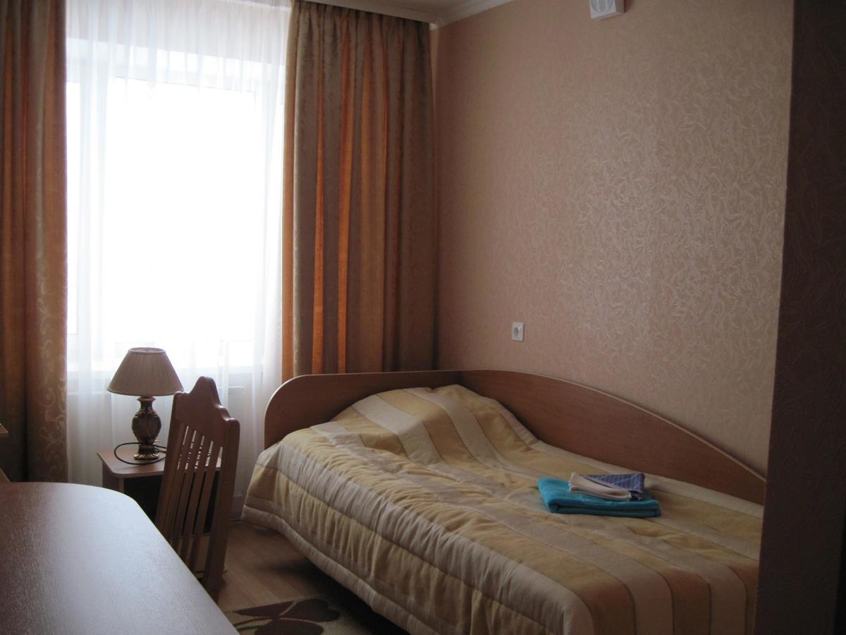 Hotel Mosty Masty Esterno foto