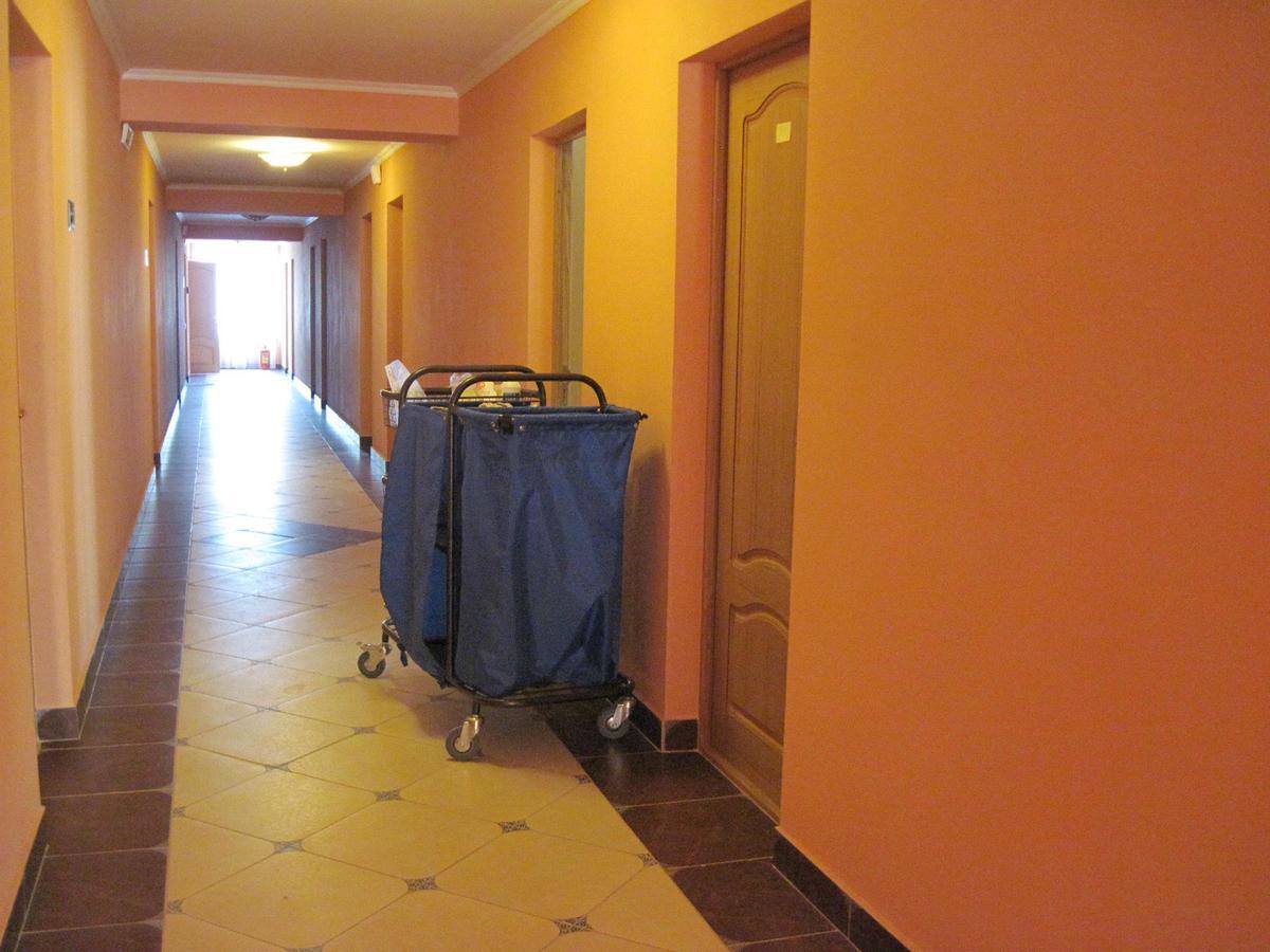 Hotel Mosty Masty Esterno foto